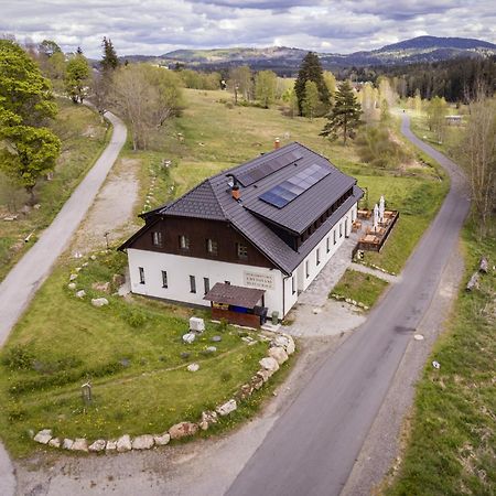 Dvur Liskovy Vrch Hotel Strazny Buitenkant foto