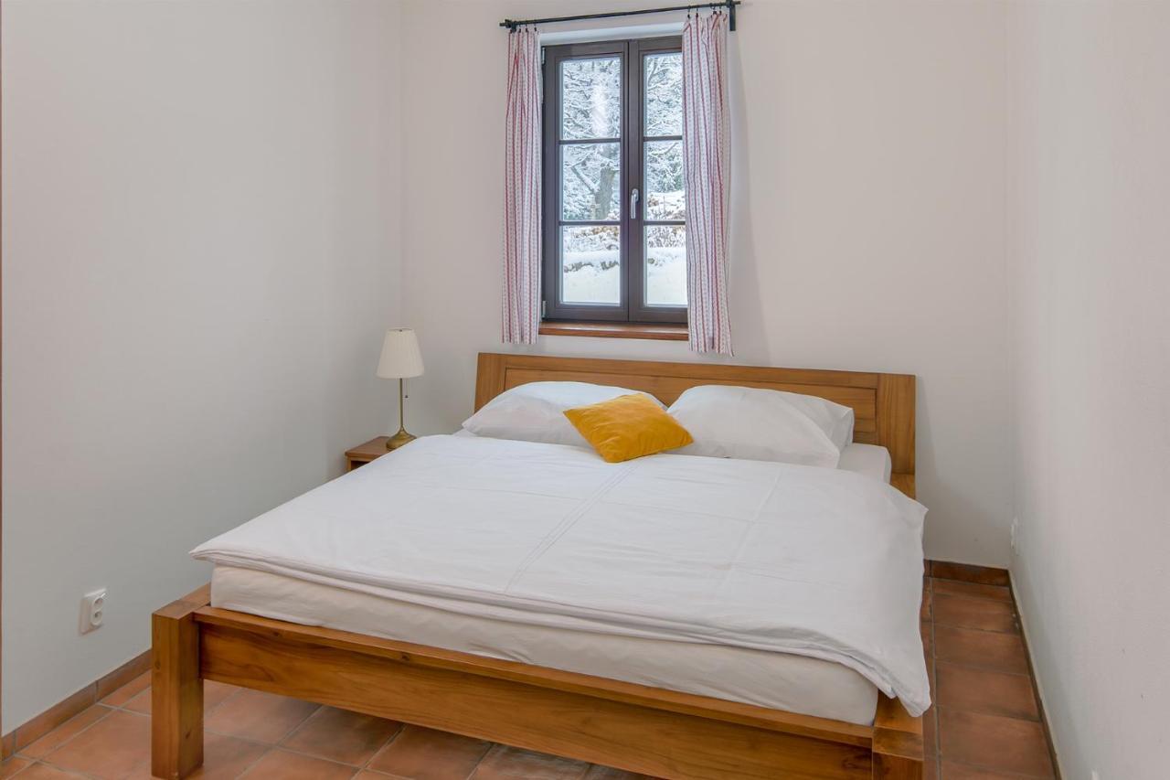 Dvur Liskovy Vrch Hotel Strazny Buitenkant foto