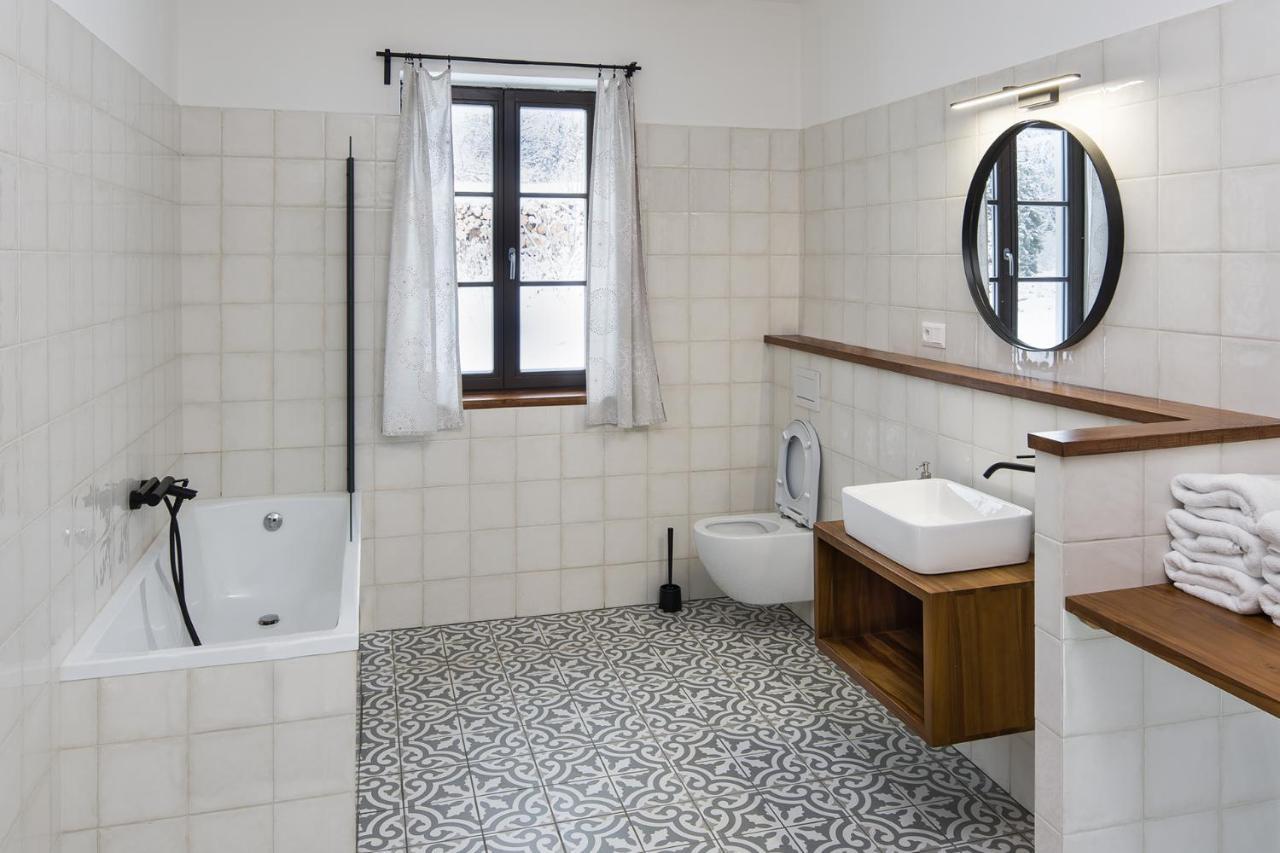 Dvur Liskovy Vrch Hotel Strazny Buitenkant foto