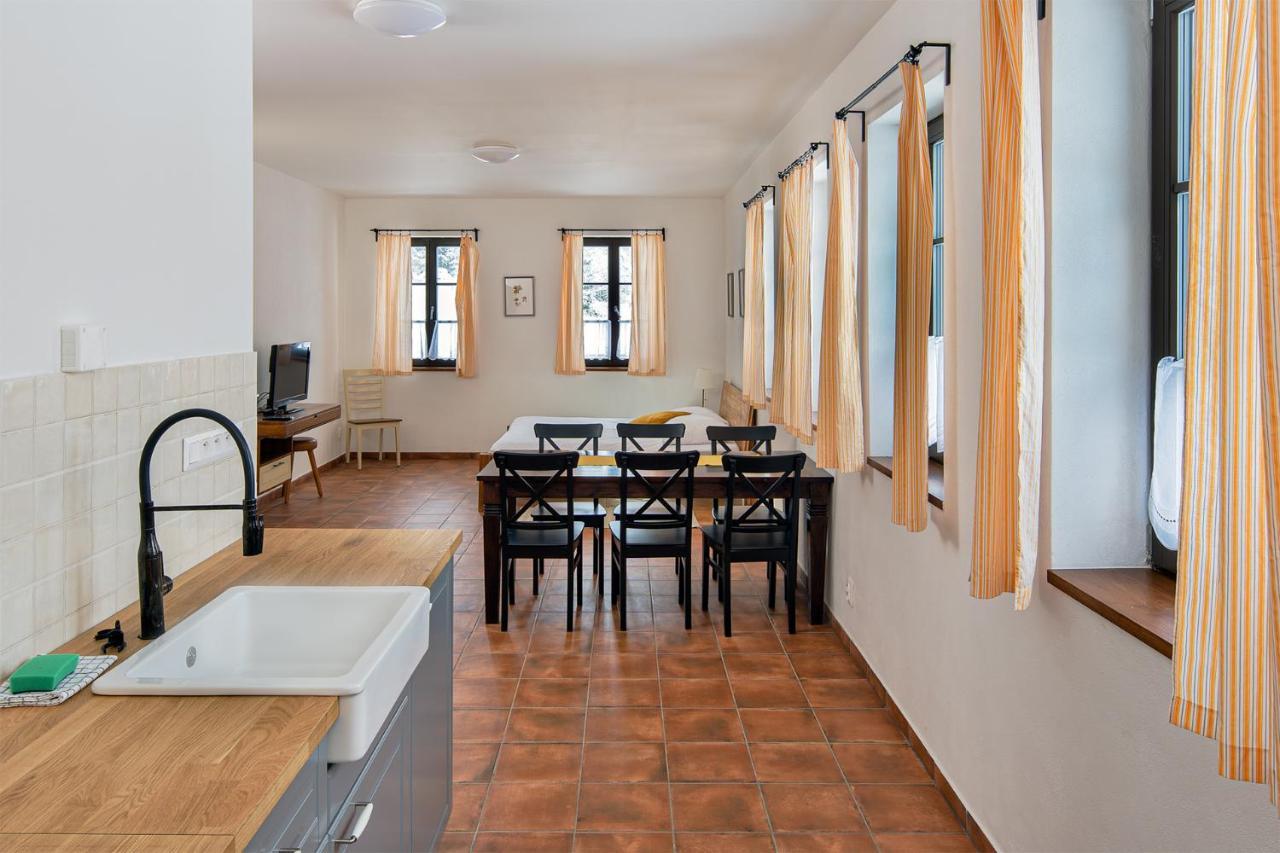 Dvur Liskovy Vrch Hotel Strazny Buitenkant foto