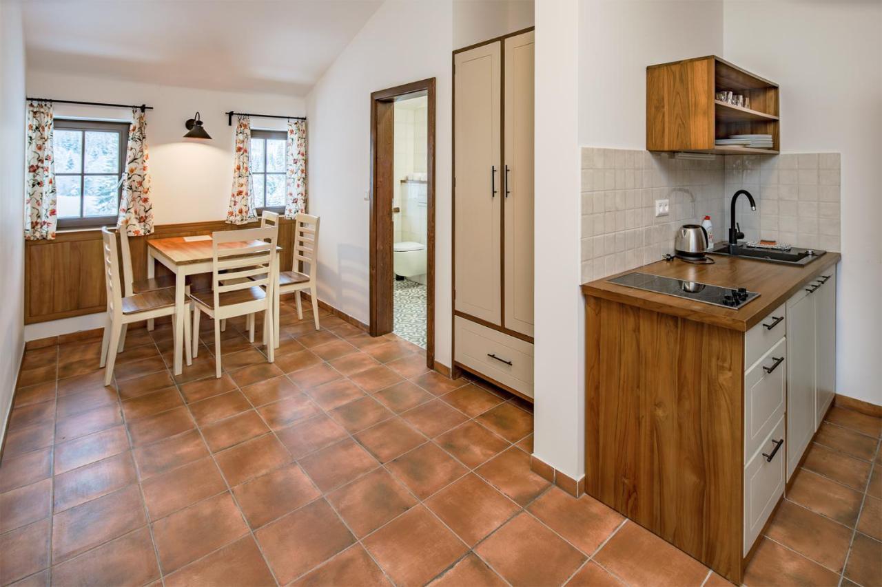 Dvur Liskovy Vrch Hotel Strazny Buitenkant foto